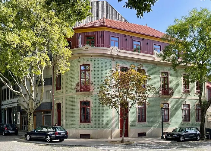 Victoria House