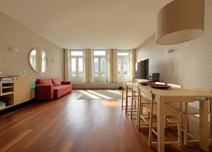 Cardosas Square Luxury Apartments By Porto City Hosts