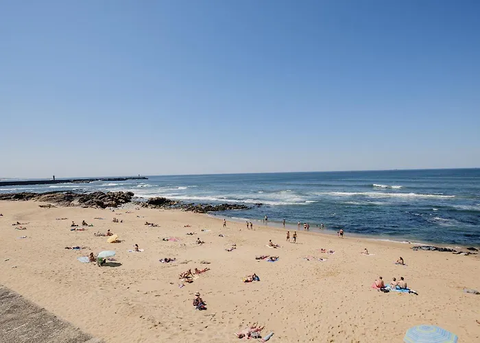 Boutique Rentals- Sea Breeze Apt