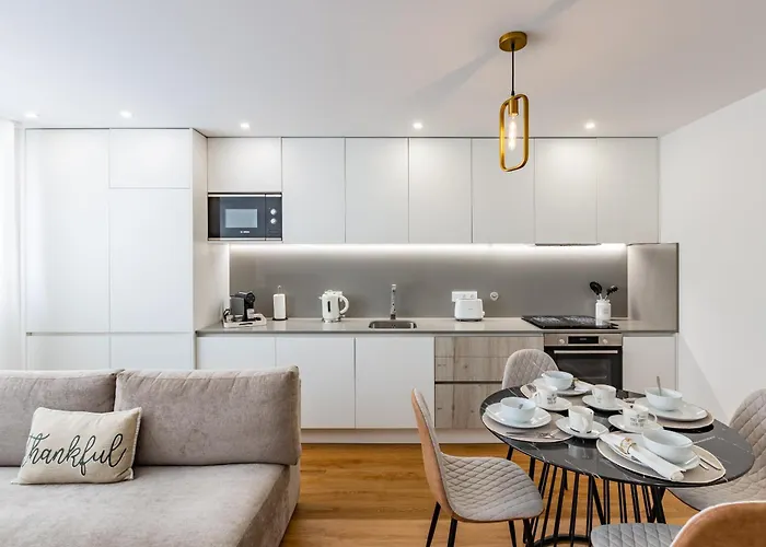 Pestana Apartments - In City Center, Modern, New And Cozy