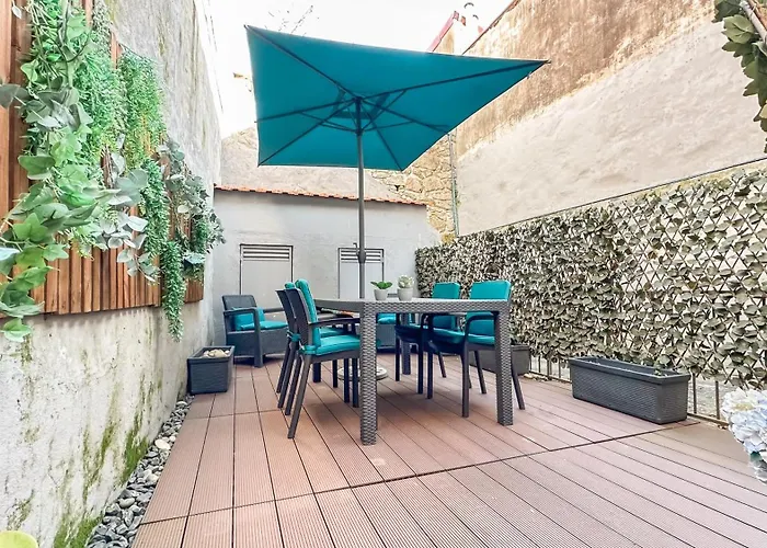 Almada Apartments 468