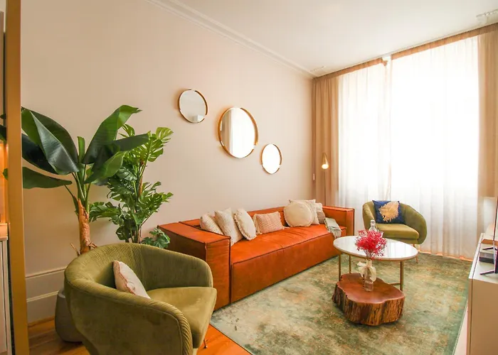 Luxurious Flat In City Center By Lovelystay