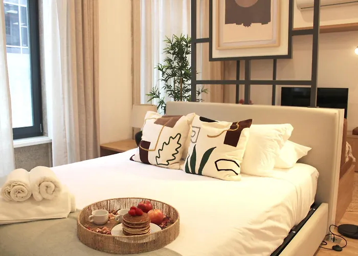 Modern Flat Near Trindade By Lovelystay