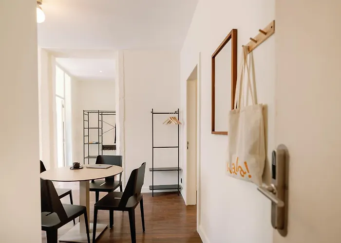 Cosme Apartments By Olala Homes