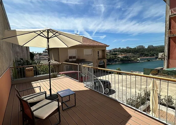 Dvnest - Premium 1Br Apartment With River View!