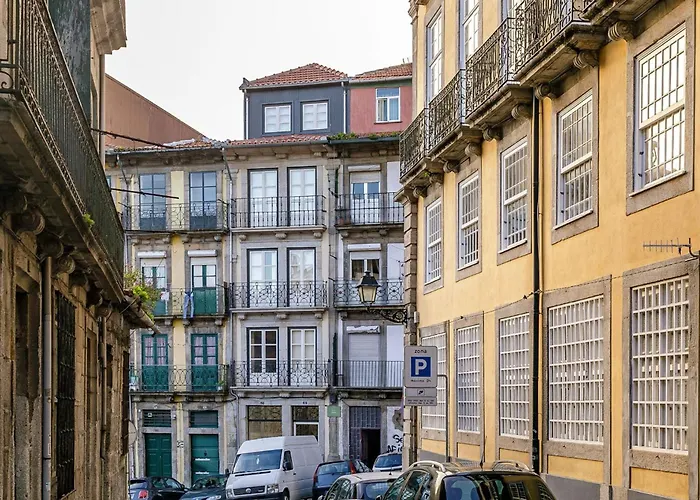 Door 65 - Historical Center Apartments