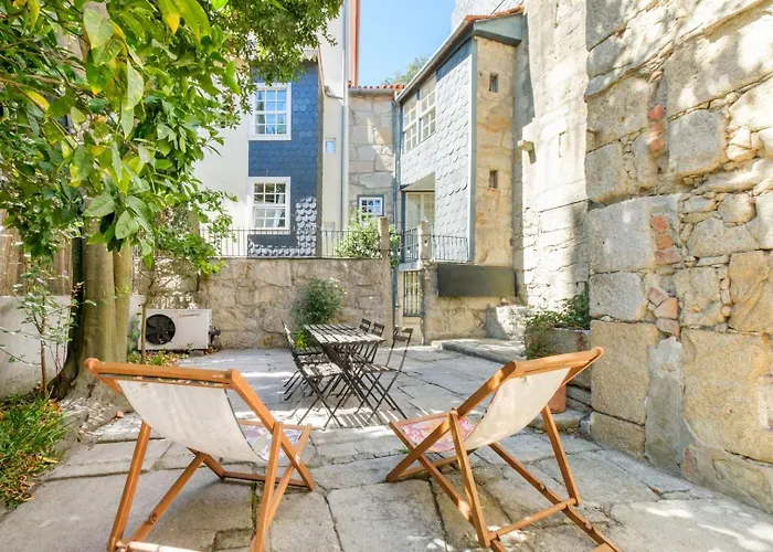 Guestready - Historic Courtyard Townhouse
