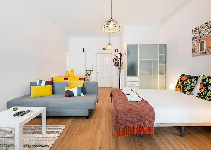 Guestready - Peaceful Home With A Private Backyard