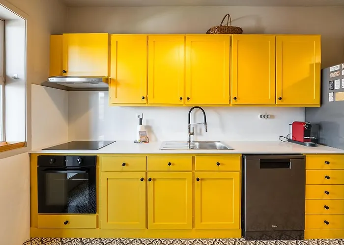 Guestready - A Charming Duplex Home Near Boavista