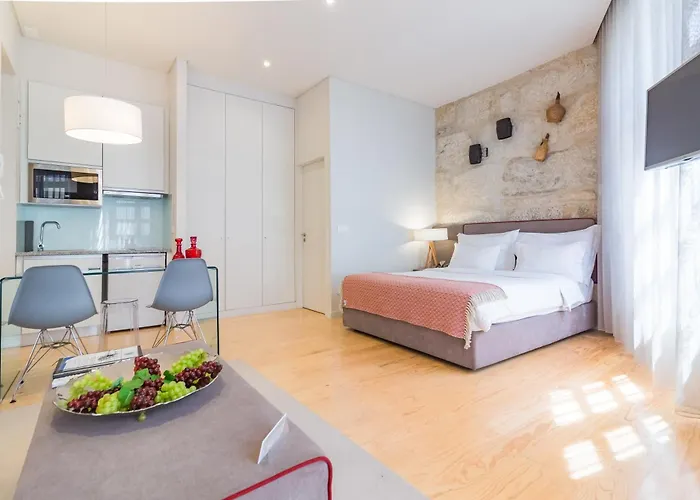 On Deluxe Apartments - Free Parking