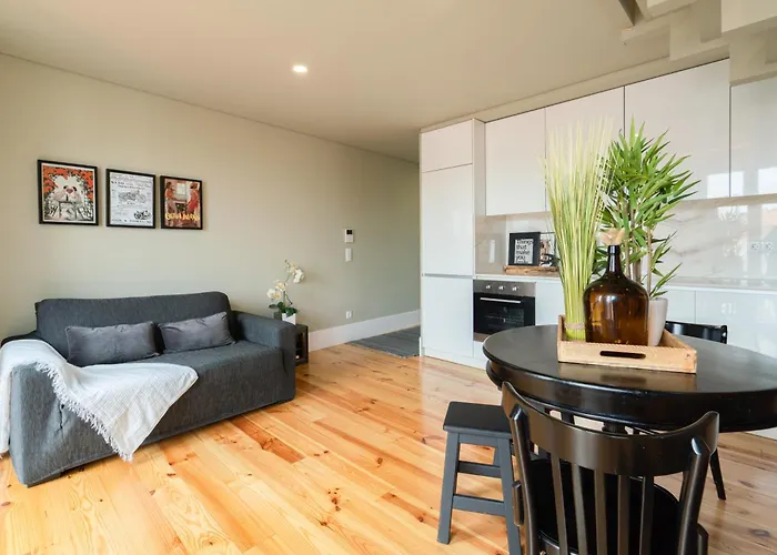 Host Wise - Modern Design Duplex W Balcony