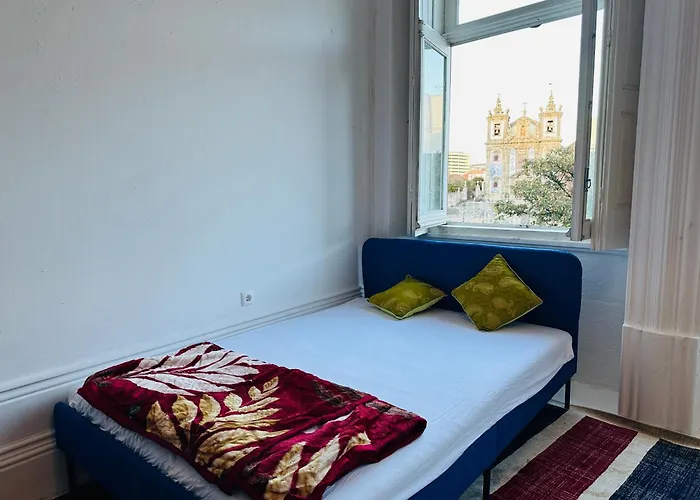 007 Hostel