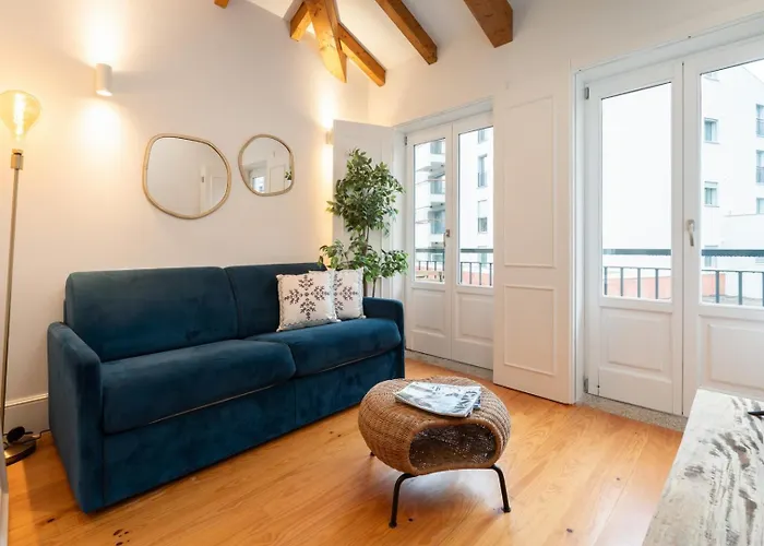 Hostwise - Stylish Retreat In Porto\'S Heart
