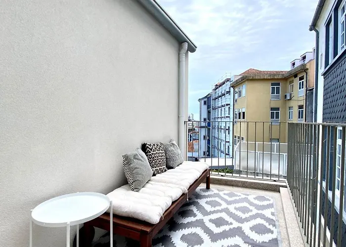 Sky Is The Limit With Ac And Balcony
