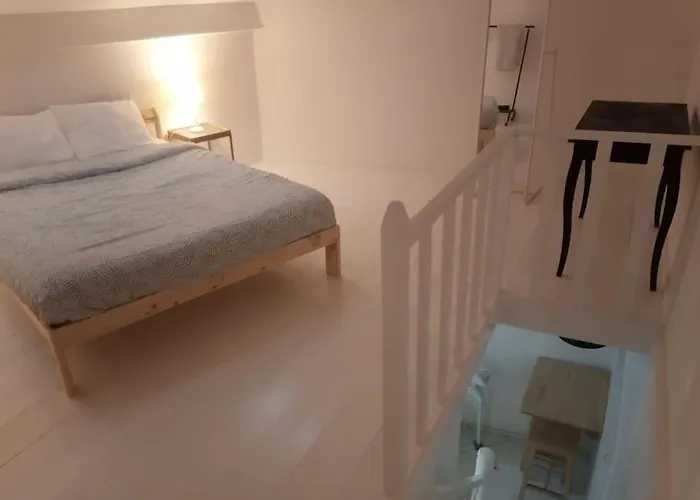 Camoes House