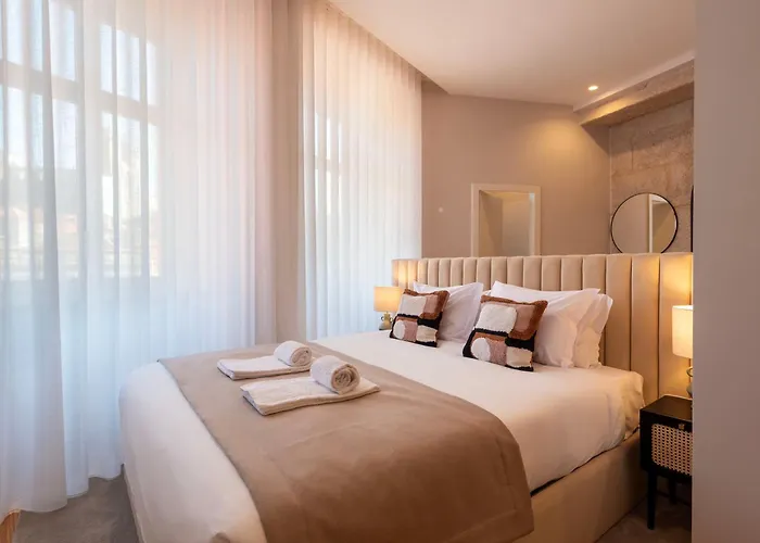 Ando Living - Flores House