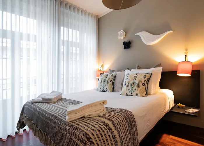 Porto Insight Apartments- With Balcony