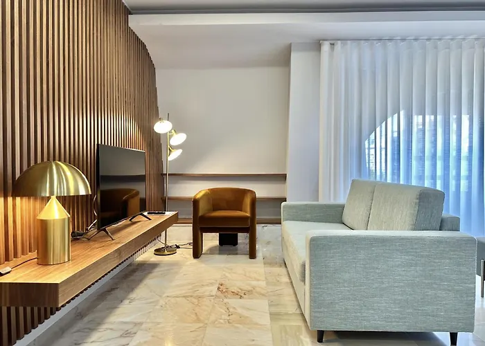 Bright Apartment Near Bolhao Metro Station