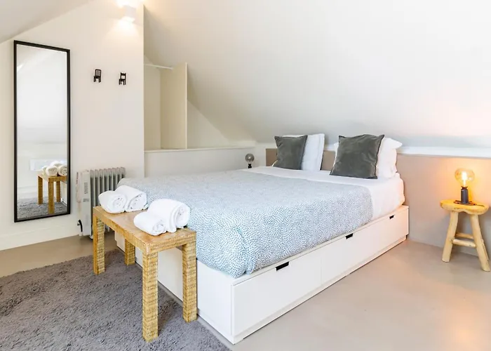 Aposentus - Stylish Downtown Loft