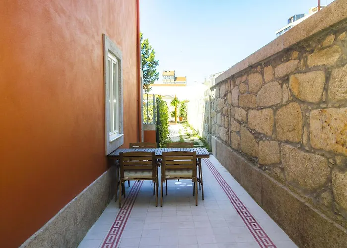 Liiiving in Porto | Central Garden Flat