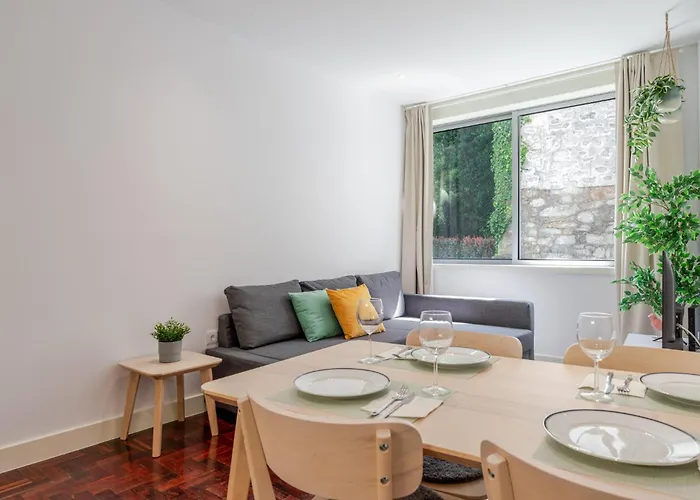 Renovated & Quiet 1-Bedroom In Santa Catarina