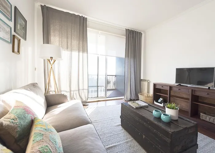 Lovelystay - Porto Beach Apartment