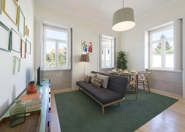 City Center Chill Apartment By Lovelystay