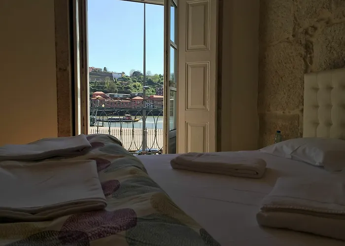 Happy Porto Hostel & Apartments