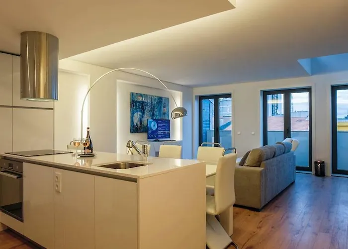 Stylish Duplex Downtown Apartment