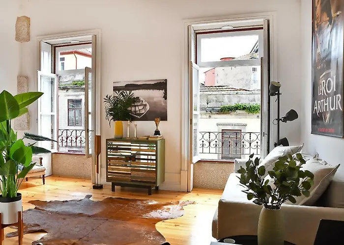 Liiiving In Porto | Aliados Design Apartment