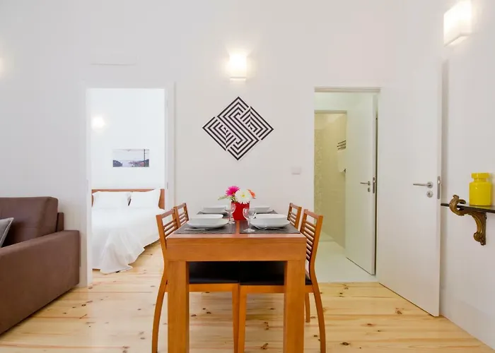 Fernandes Tomas Apartment
