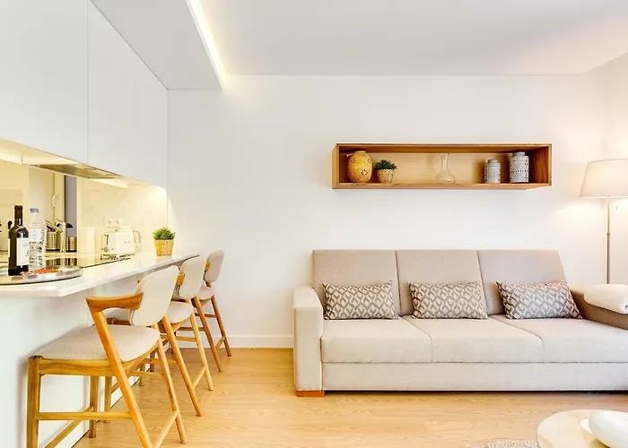 Wood Premium Downtown Apartment By Da\'Home