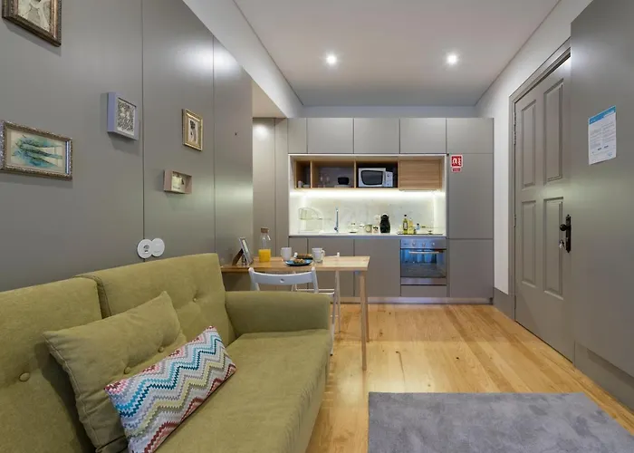LovelyStay - Stylish Central Apartment by Bolhão Market