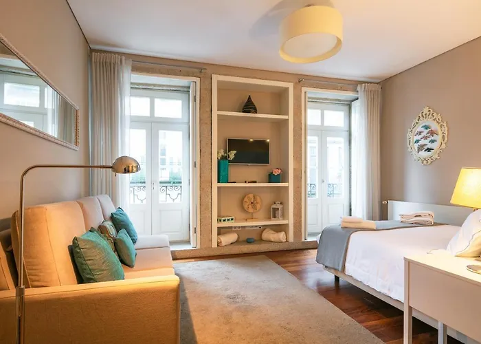 Cardosas Charming Apartment With Balconies