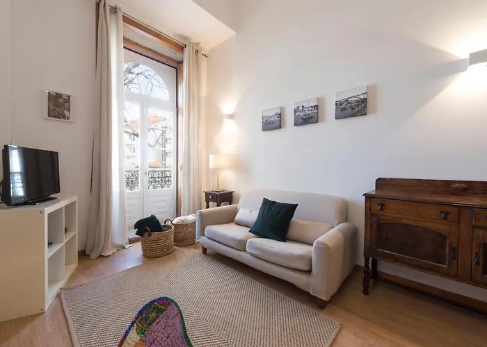 Lovelystay - The Porto Getaway Duplex - Free Parking