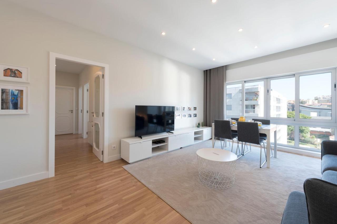 Lovelystay - Downtown Modern 2br Flat With Free Parking Apartment Porto