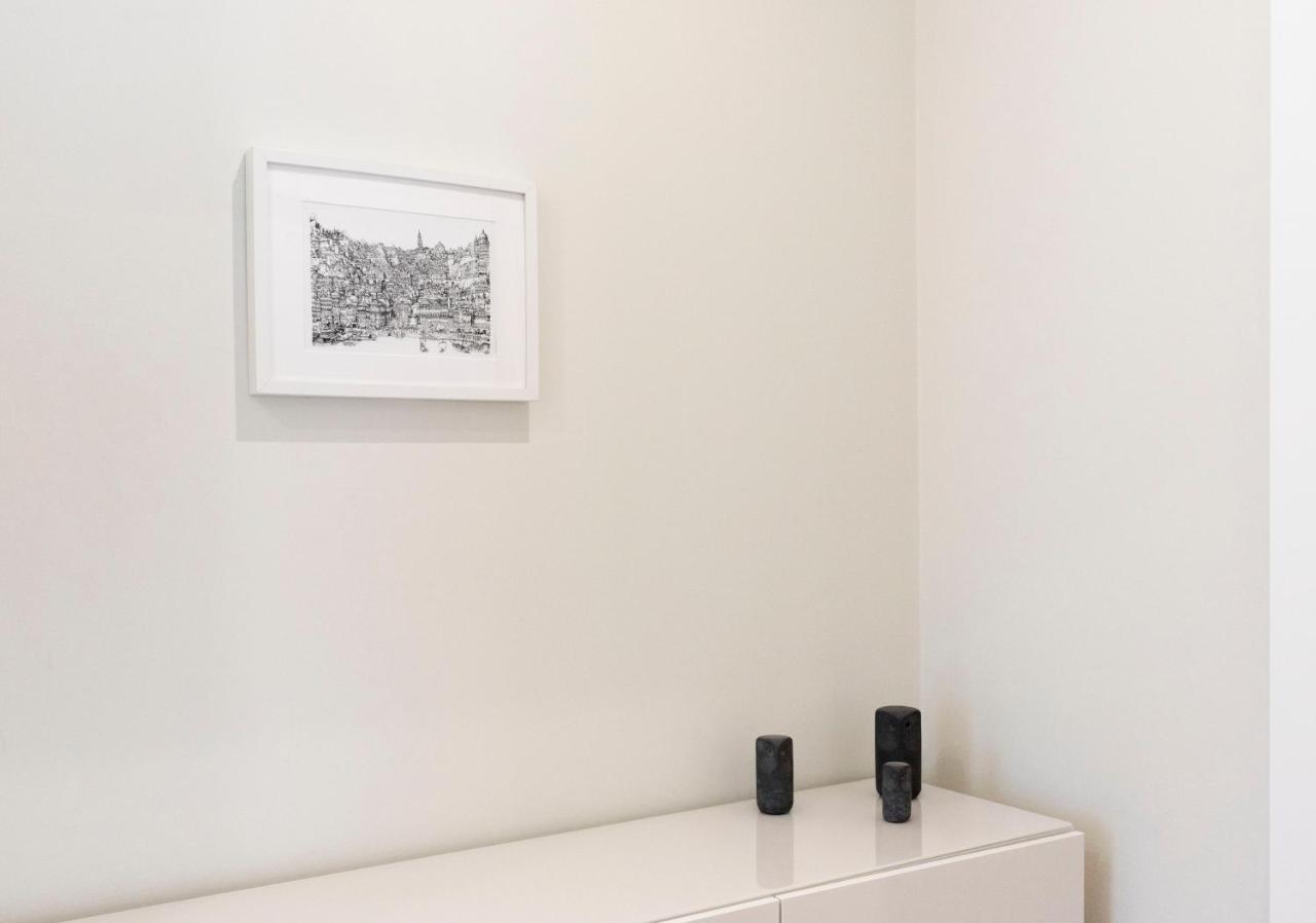 Lovelystay - Downtown Modern 2br Flat With Free Parking Apartment