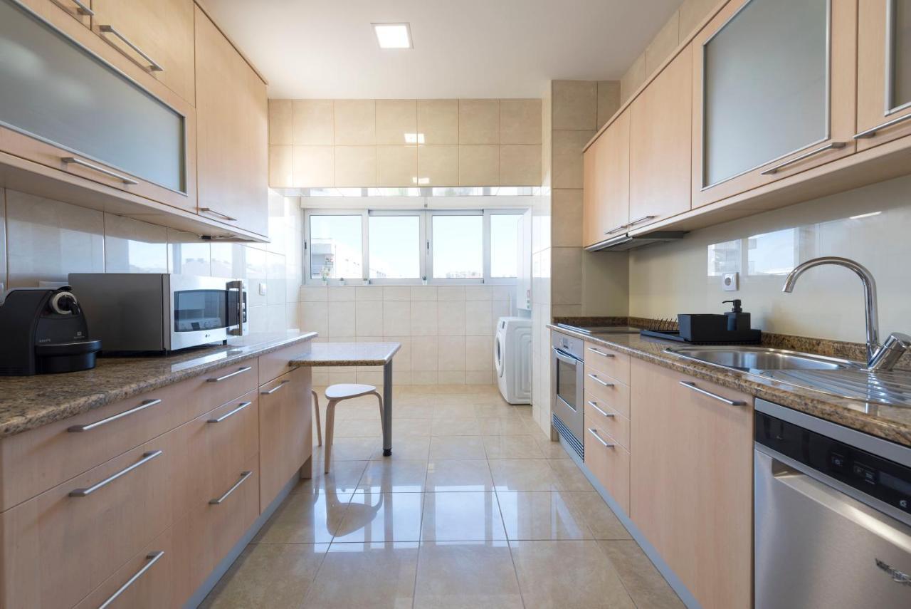 Apartment Lovelystay - Downtown Modern 2br Flat With Free Parking Porto