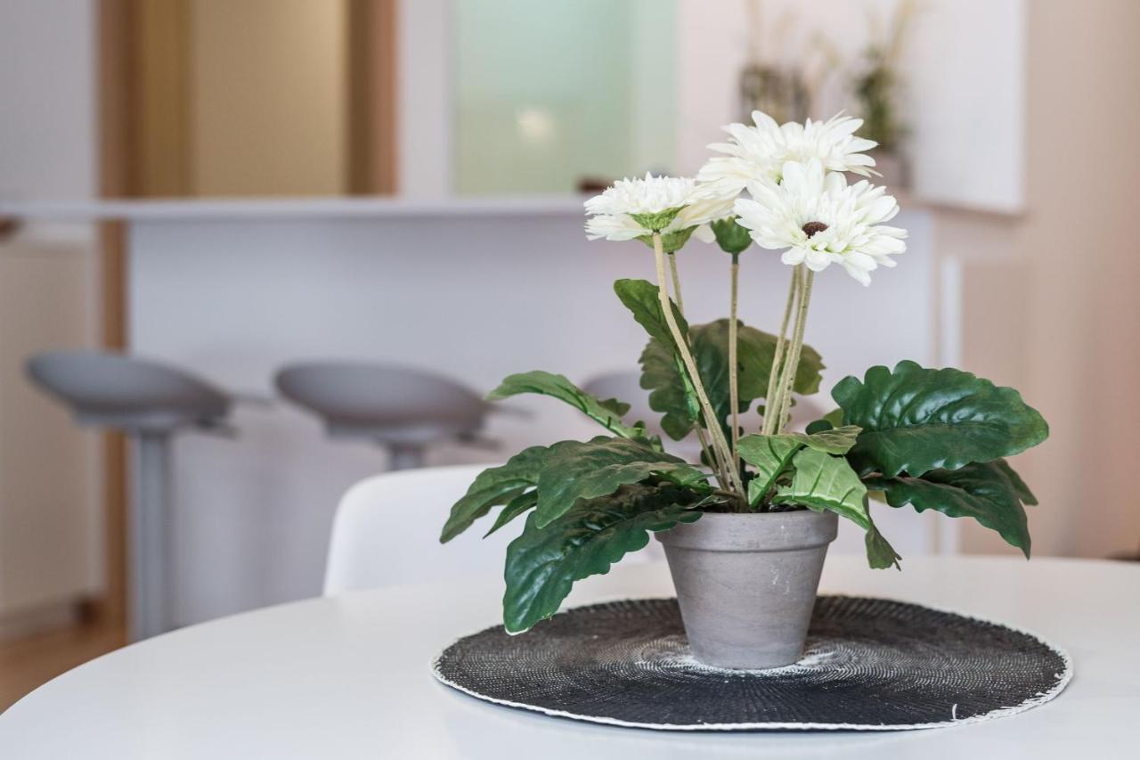 Lovelystay - 1br Flat W Ac And Balcony By Aliados Apartment *
