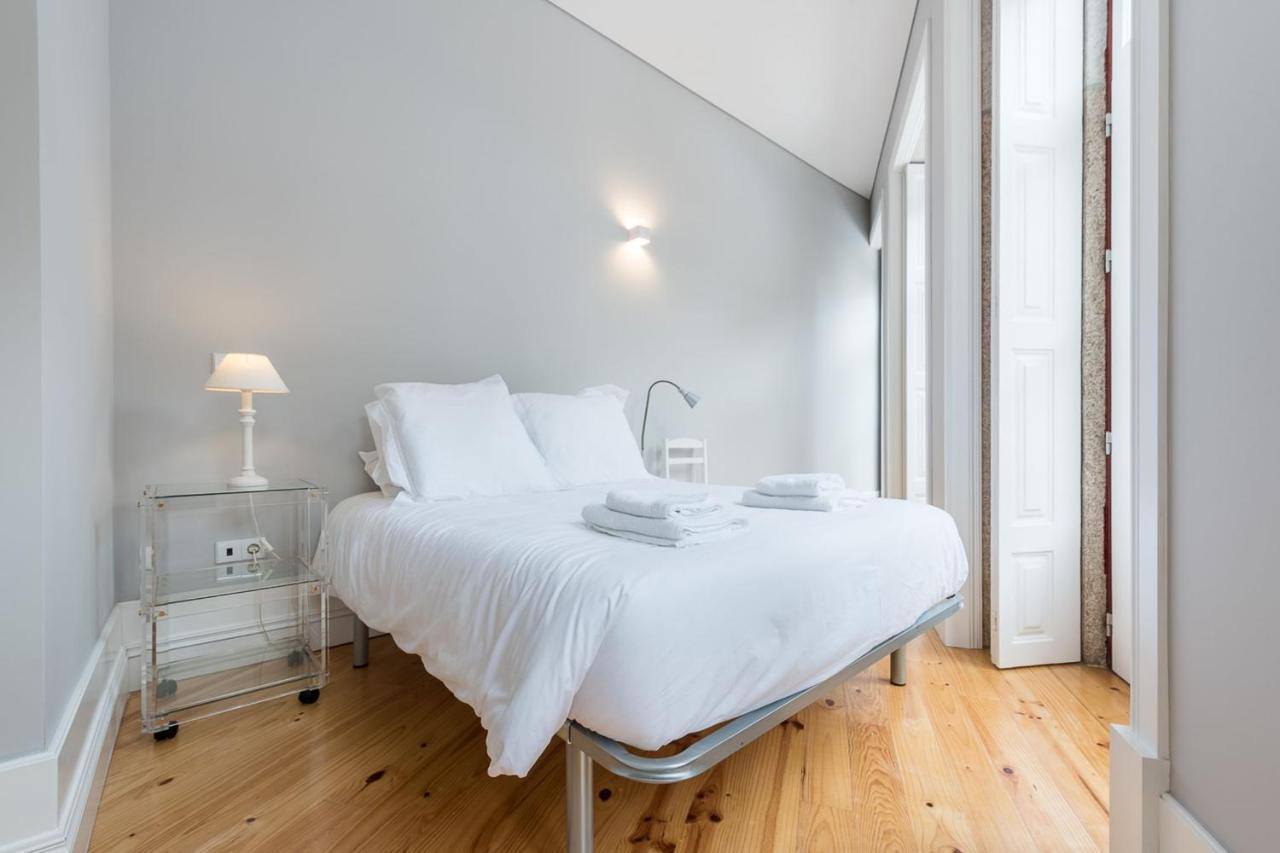 Lovelystay - Windows With Ac By Station * Porto