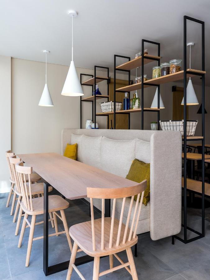 Gallery Hostel *