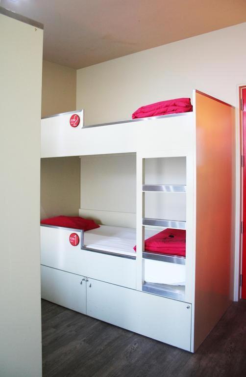 Pilot Design Hostel&bar * Porto
