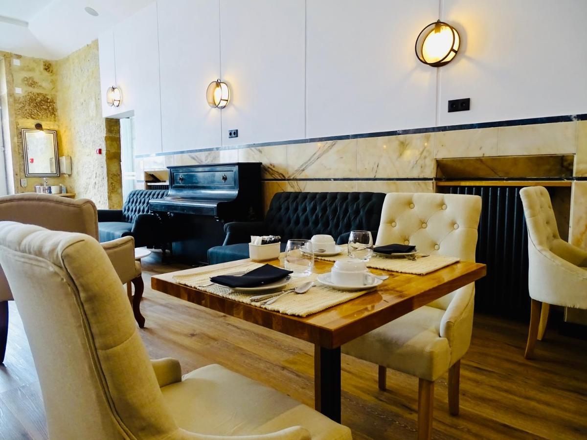 Poveira Hotel *