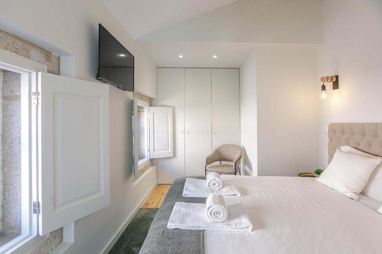 Lovelystay - Downtown With Pool, Ac And Balcony *