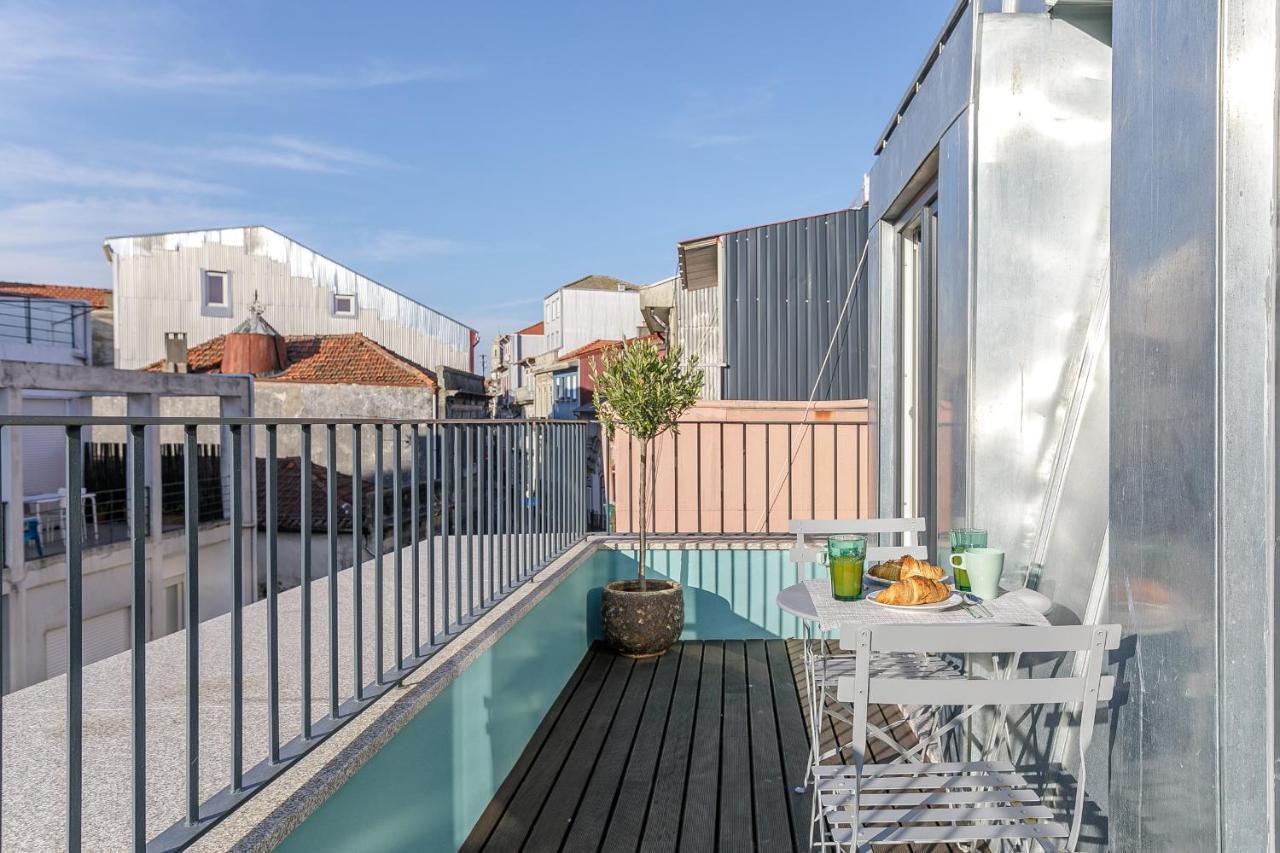 Apartment Lovelystay - Downtown With Pool, Ac And Balcony