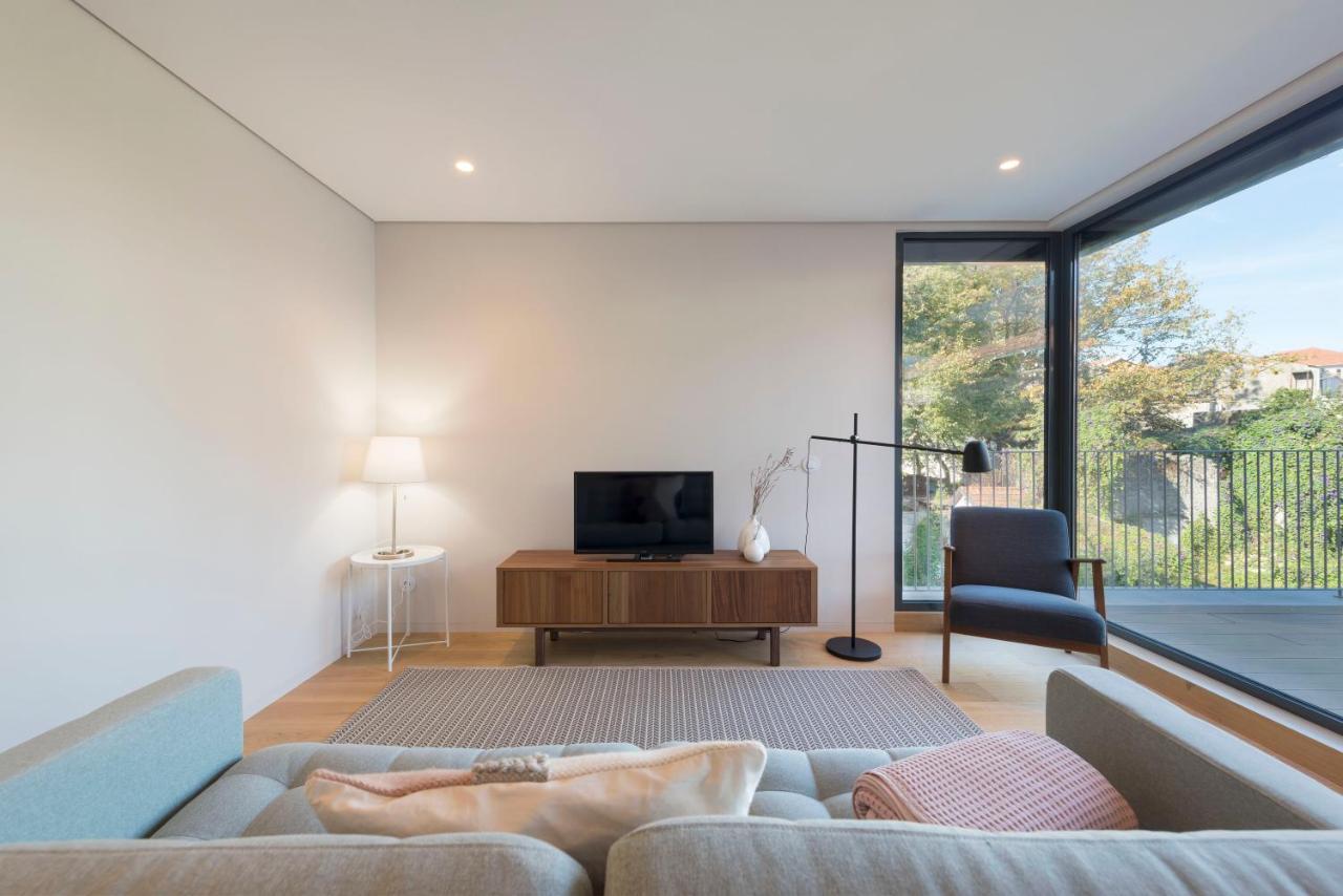 Lovelystay - Primrose 2br Flat With Free Parking, Ac And Balcony * Porto