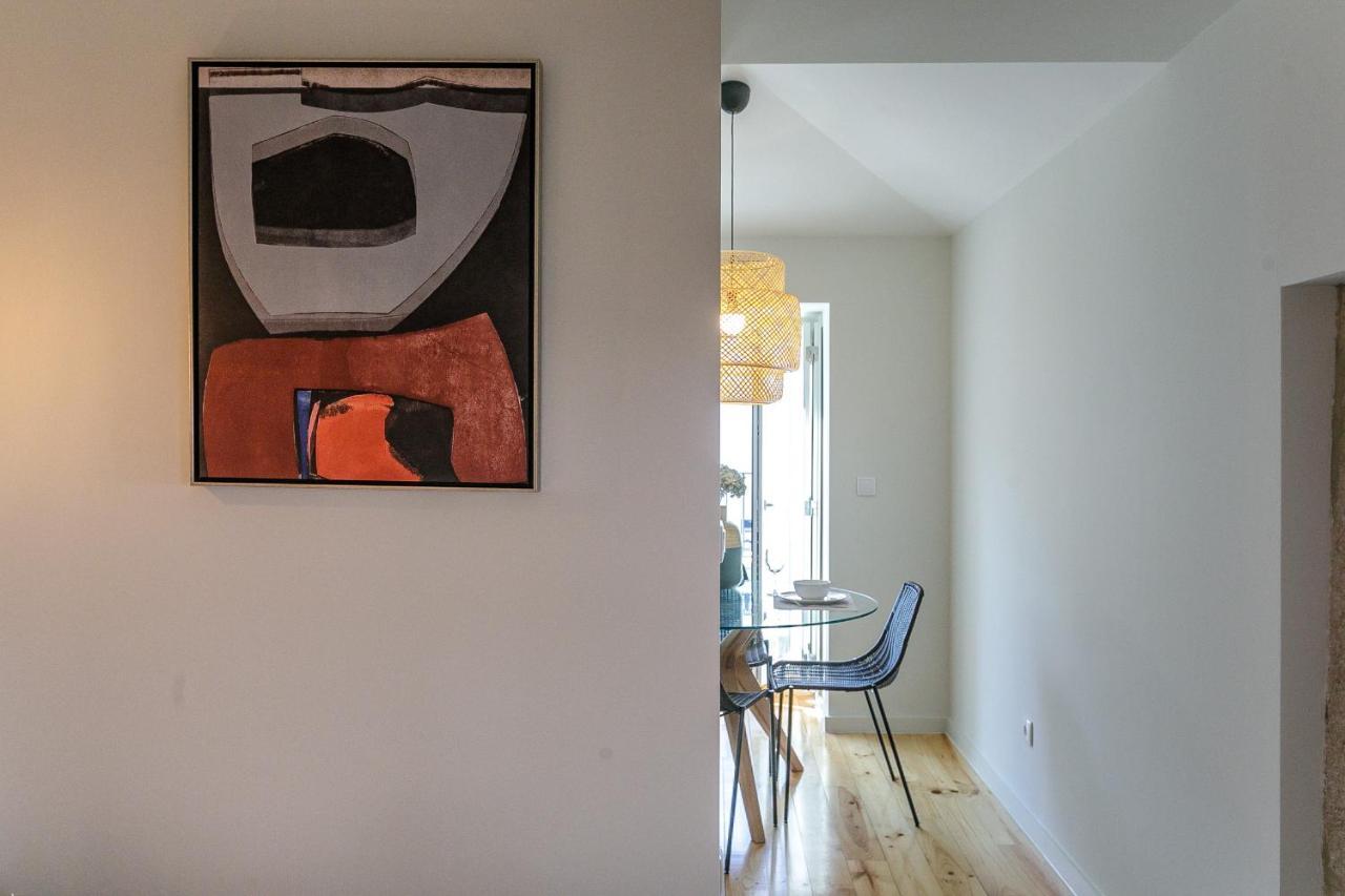 Lovelystay - Downtown With Pool, Ac And Balcony Apartment Porto