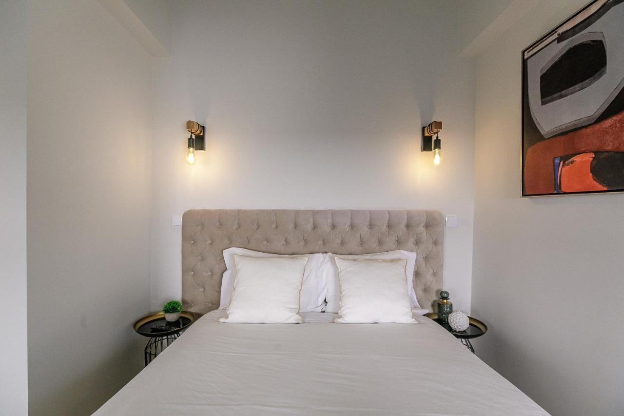 Apartment Lovelystay - Downtown With Pool, Ac And Balcony