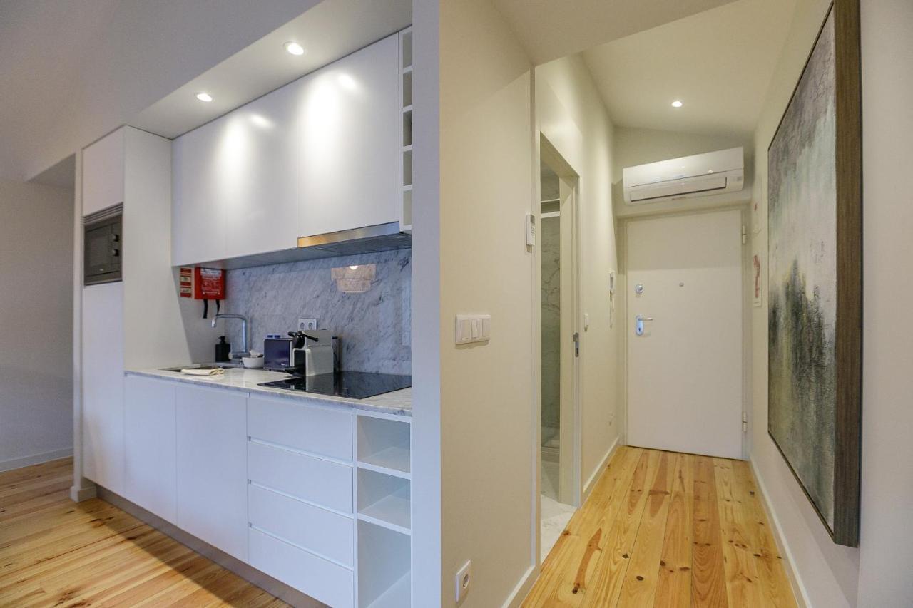 Lovelystay - Downtown With Pool, Ac And Balcony Apartment Porto