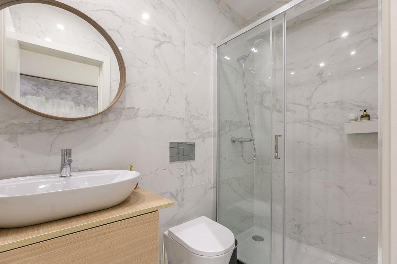 Apartment Lovelystay - Downtown With Pool, Ac And Balcony Porto